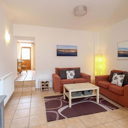 Sea Whisper- Lovely Home In Charming Village بيتينويم المظهر الخارجي الصورة
